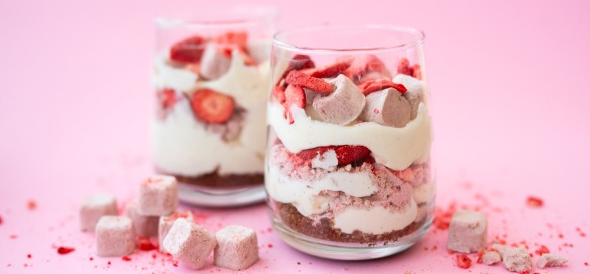 Desert cu căpșuni la pahar – gustări pentru Revelion cu Grizly