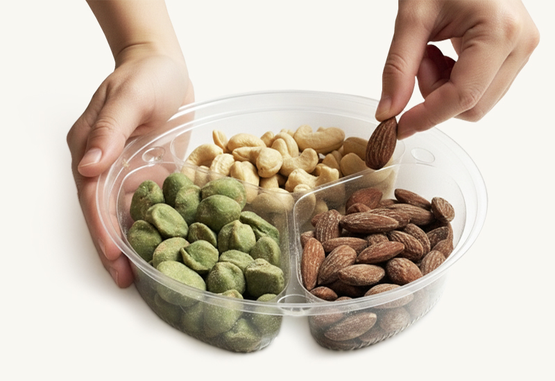 Sticlă de ketchup și roșii