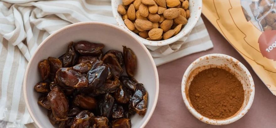 3 rețete sănătoase și rapide cu curmale