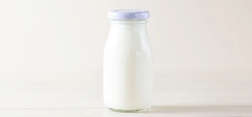 Intoleranța la lactoză: Cum se manifestă și ce poți mânca dacă laptele îți provoacă probleme?