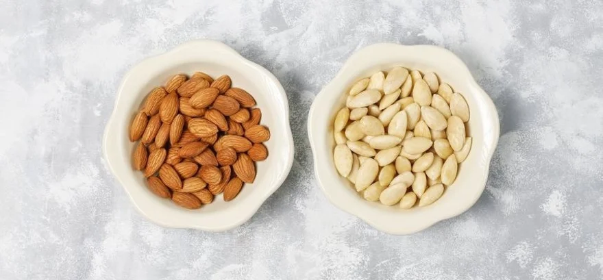 Sfaturi și trucuri despre cum să decojești cel mai bine migdalele