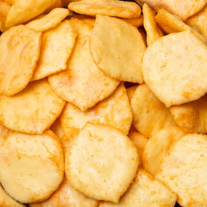 Crackers din porumb cu aromă de brânză