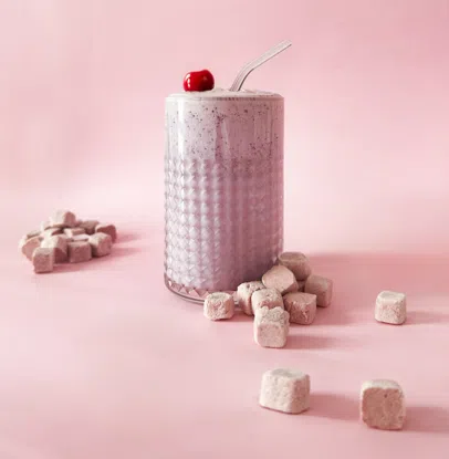 Cuburi de cocos LIO cu măr și vișine