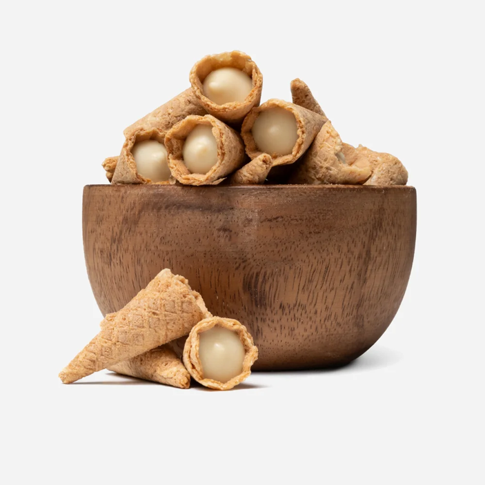 Mini cornete cu ciocolată albă.