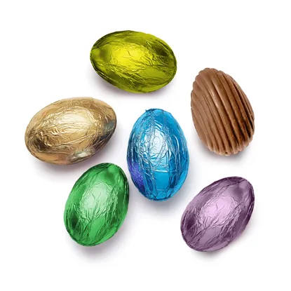 Ouă de ciocolată umplute cu lapte