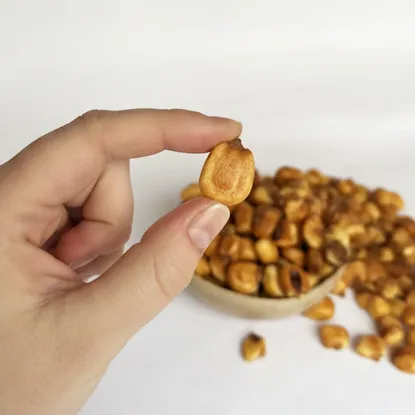 Porumb uriaș prăjit și sărat